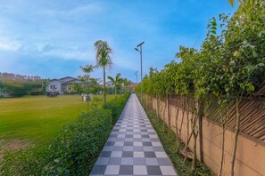 Property grounds - Alaya Stays Rathore Farm 3 BHK Farmhouse (Noida)