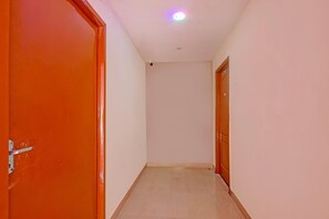 Interior - Hotel O Egmore Railway Junction (Chennai)