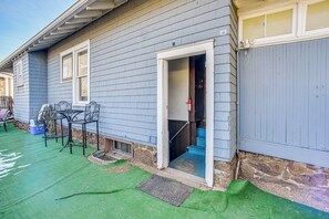 Exterior - < 1 Mi to Downtown! Old North End Studio w/ Patio (Colorado Springs)