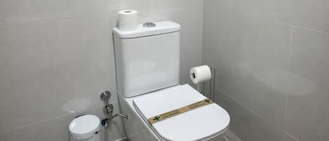 Basic Room, 1 Double Bed, City View | Bathroom