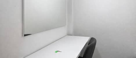 Basic Twin Room, City View | Interior