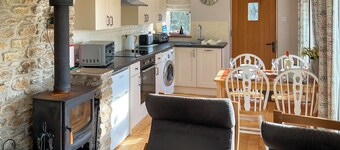 Whispering Pines - UK51248