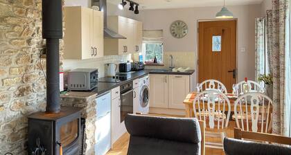 Whispering Pines - UK51248