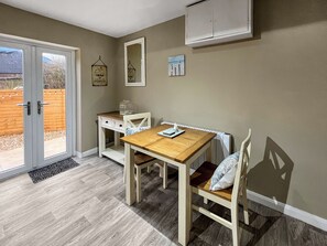 Dining - 3 bedroom accommodation in Chapel St. Leonards (Chapel St. Leonards)