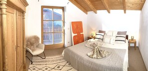 4 bedrooms, bed sheets - AlpenLodge Chiemsee with four separate bedrooms (Grabenstätt)
