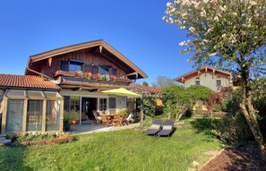 Exterior - AlpenLodge Chiemsee with four separate bedrooms (Grabenstätt)