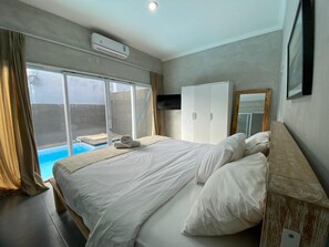 Villa, vistas a la piscina | Tabla de planchar con plancha y wifi gratis