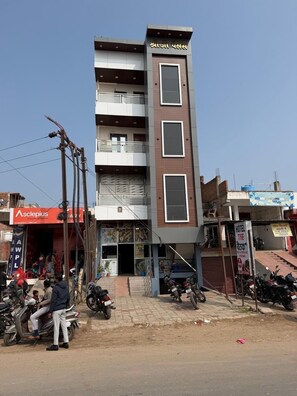 Exterior - Hotel The Baithak (Etawah)