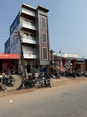 Exterior - Hotel The Baithak (Etawah)