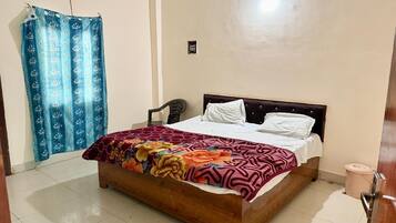 Deluxe-Zimmer | Zustellbetten, kostenloses WLAN, Bettwäsche