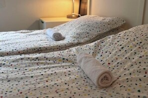 Tempat tidur bayi