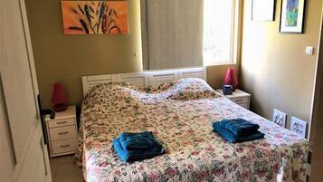 Villa | 5 bedrooms, laptop workspace, iron/ironing board, bed sheets