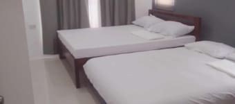 Beautiful 2-bedroom apartment with AC, beach front and huge parking lot