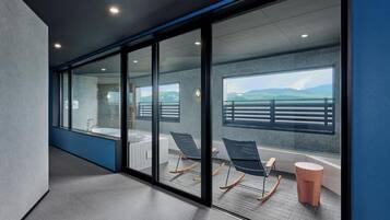 Luksussviitti, parveke, järvinäköala | Sisätilat