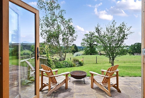 Hare Farm Oast - amazing views - ideal for family celebrations