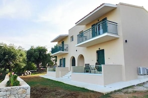 Exterior - Blue & Green apts - Dassia, Corfu  3 (Corfu)