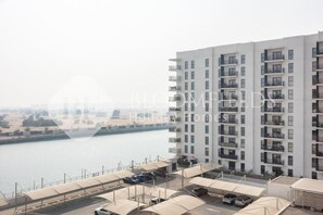 Exterior - Bloomfields Unique 1BR Water's Edge2  (Abu Dhabi)
