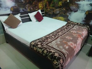 Desk, free WiFi - New Gayatri Palace Vrindavan (Vrindavan)