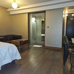 Deluxe Double or Twin Room | Free WiFi - NINETH HOTEL (Seoul)