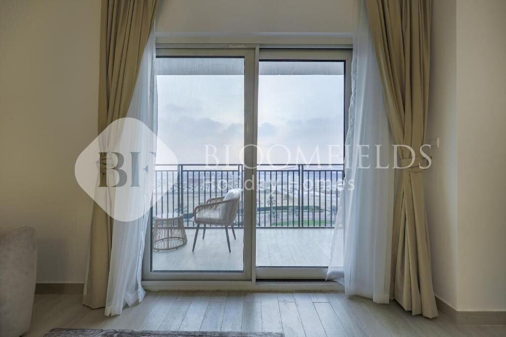 Appartement, balcon, vue parc | Intérieur