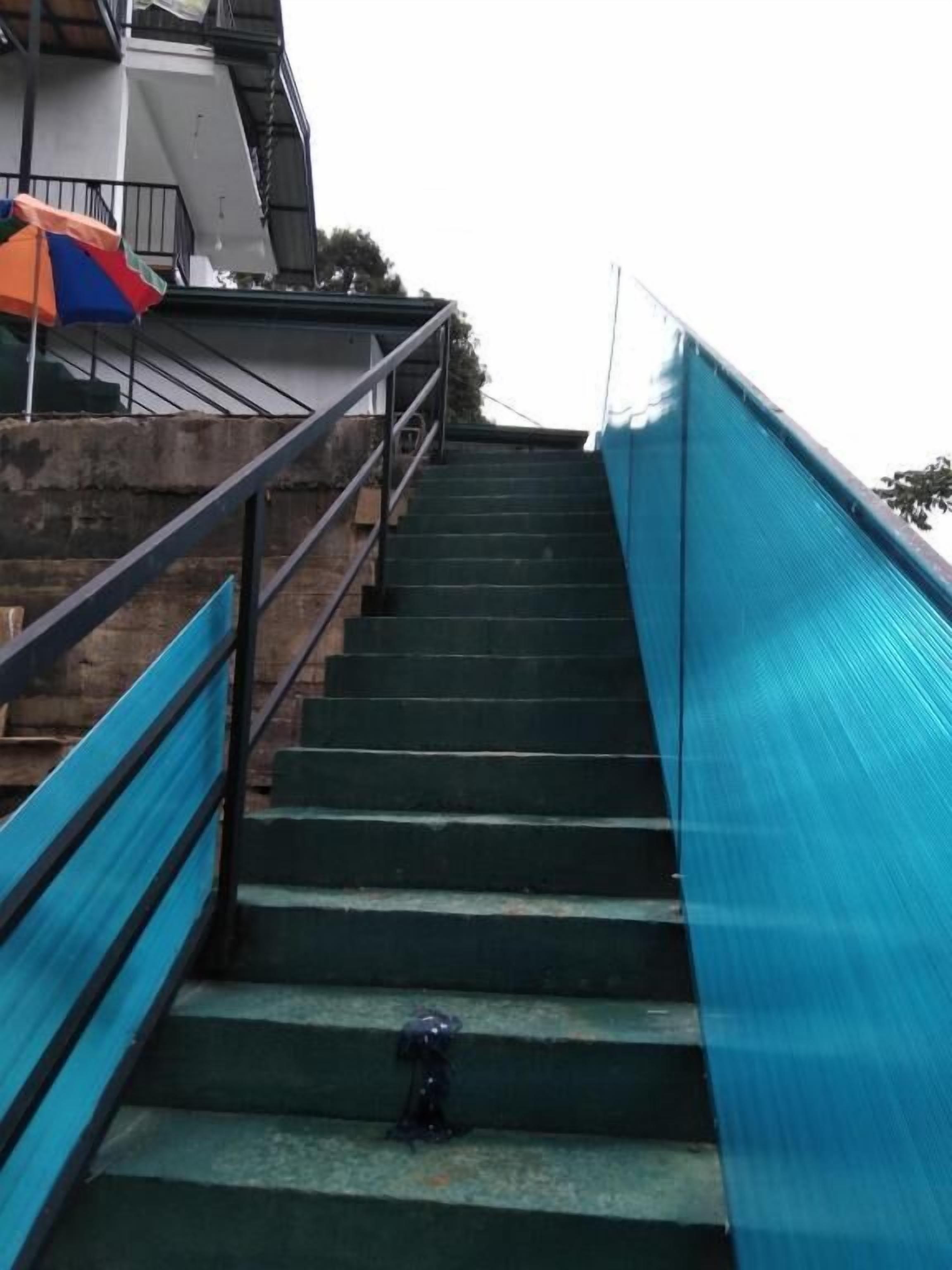 Habitació familiar, balcó, vistes a la muntanya | Àrea exterior de l'allotjament