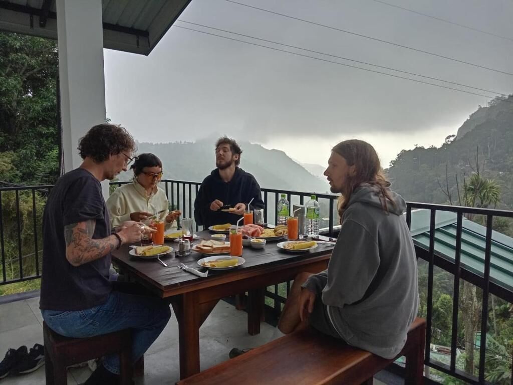 Habitació familiar, balcó, vistes a la muntanya | Servei de restauració a l'aire lliure