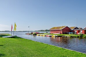 Marina - Apartment 'Krabbe' with Private Terrace, Private Garden and Wi-Fi (Hinte)