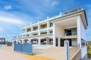 Exterior - Alaya Stays Midpoint UMA 7 BHK Villa (Vasco da Gama)