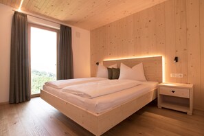 2 bedrooms, WiFi, bed sheets - Apartment 'Greiterhof Helena' with Mountain View, Balcony and Wi-Fi (Lana)