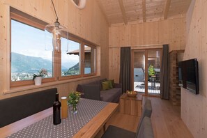 TV, ping pong - Apartment 'Greiterhof Hippolyt' with Mountain View and Wi-Fi (Lana)