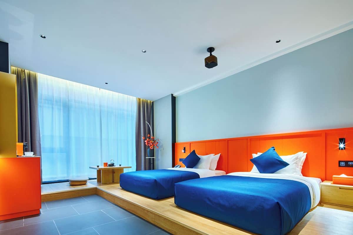 Phòng 2 giường đơn Superior, quang cảnh thành phố | Màn/rèm cản sáng, phòng cách âm, bàn ủi/dụng cụ ủi quần áo 