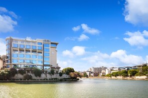 Exterior - Global Village Riverside Hotel (Guilin)