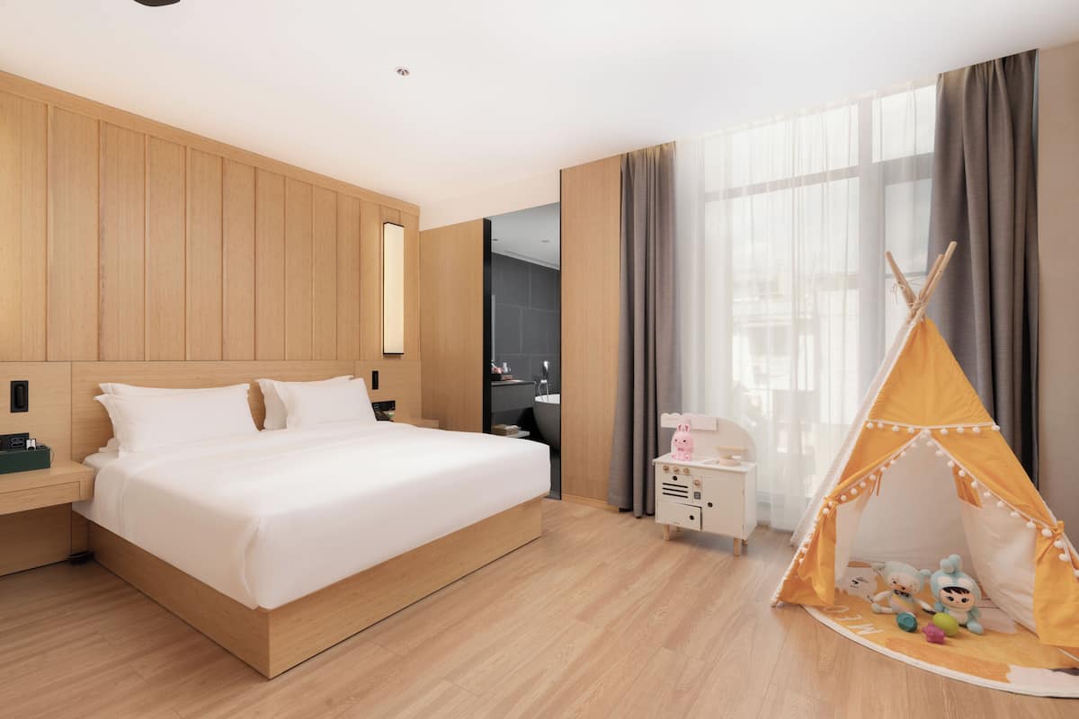 Studio Suite Senior | Màn/rèm cản sáng, phòng cách âm, bàn ủi/dụng cụ ủi quần áo 