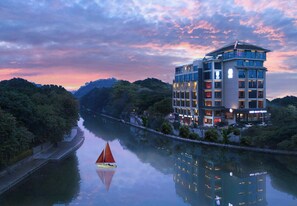 Exterior - Global Village Riverside Hotel (Guilin)