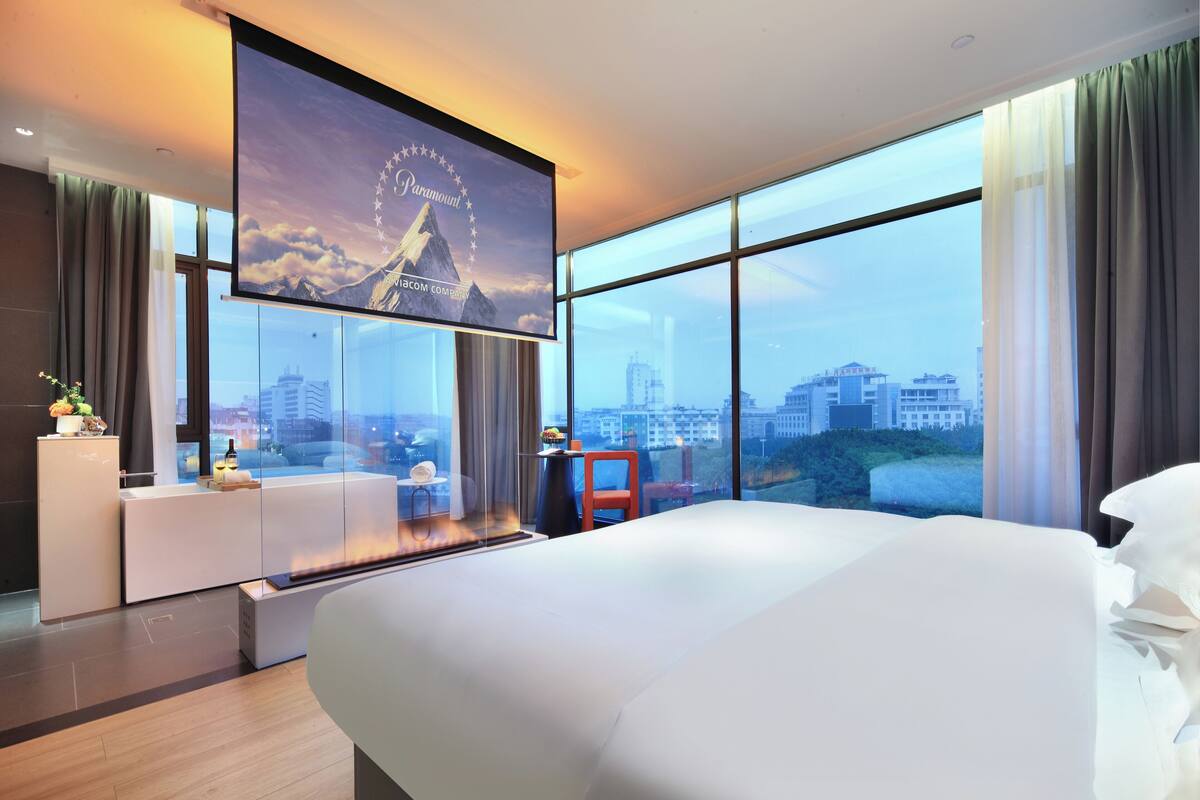 Doppia Signature, vista fiume | Tende oscuranti, ferro/asse da stiro, Wi-Fi gratuito