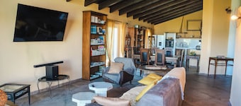 Horse guest house