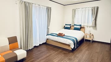 双人房或双床房 | 羽绒被、免费 WiFi、床单