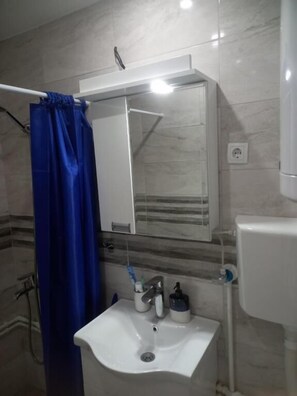 Hair dryer, towels