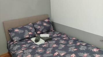 1 bedroom, iron/ironing board, internet, bed sheets