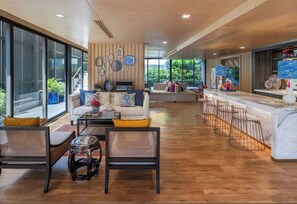 Interior - Friendly 2BR in Phuket Central with pool & gym (Wichit)