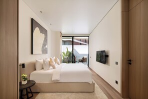 In-room safe, desk, laptop workspace, free WiFi - Echo Beach Villas 6 (Canggu)