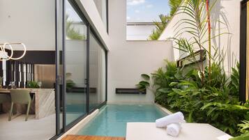 Kolam renang pribadi