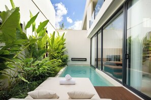 Private pool