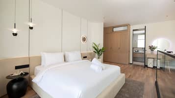 In-room safe, desk, laptop workspace, free WiFi