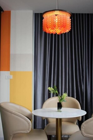 Signature Apartment | Dining - LIVIE Ha Noi Ham Long (Hoan Kiem)