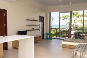 Interior - Costa Pacifica Baler (Baler)