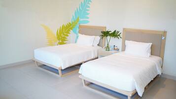 Chambre Junior, vue jardin | Coffres-forts dans les chambres, bureau