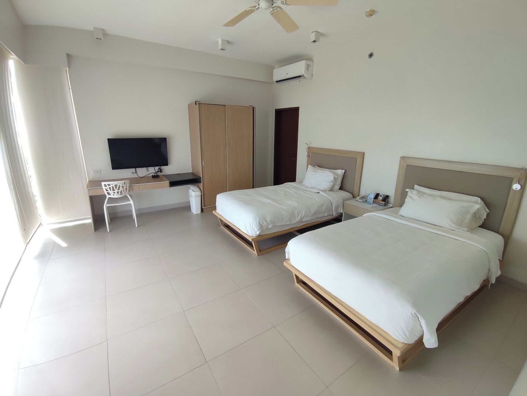 In-room safe, free WiFi