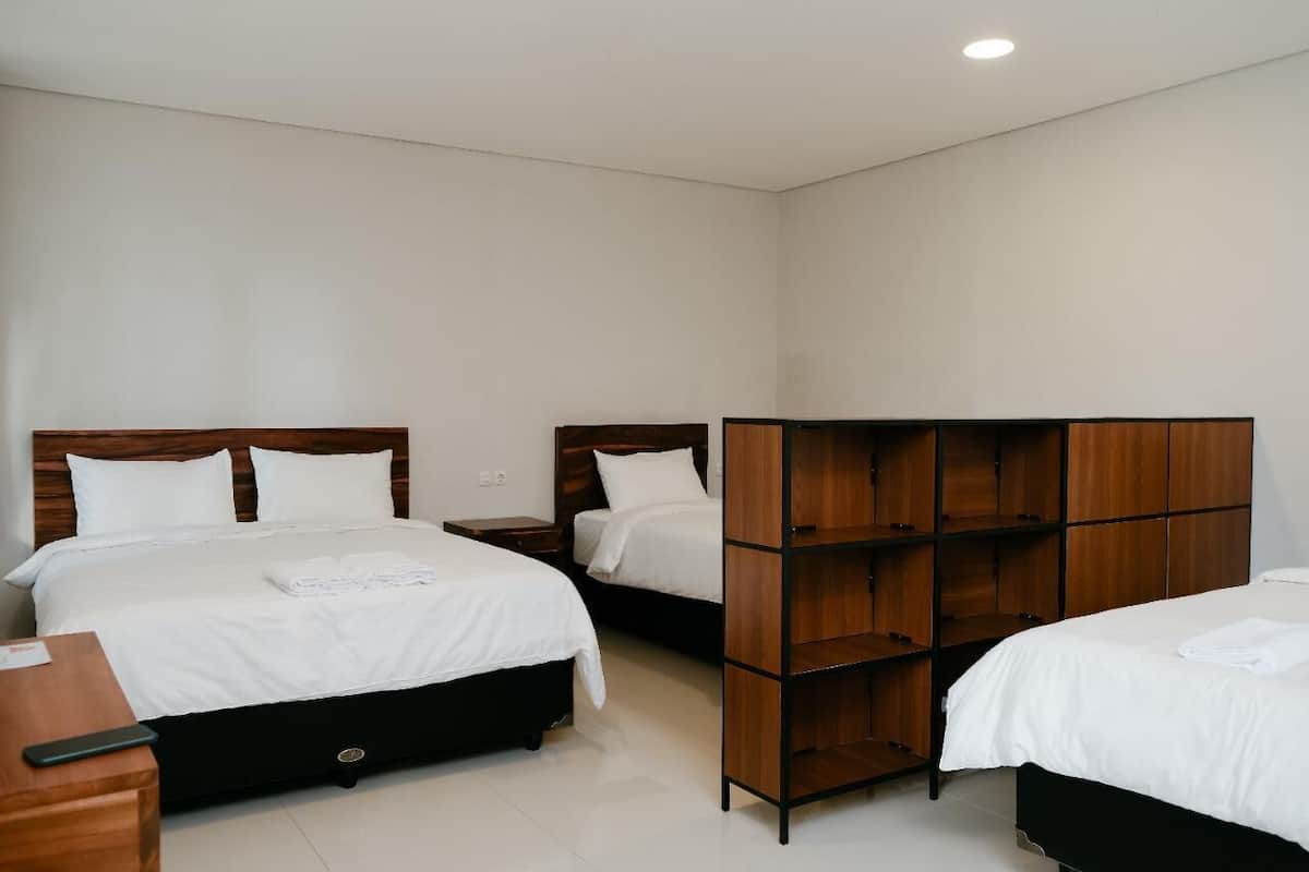 Family Suite | In-room safe, desk, laptop workspace, free WiFi