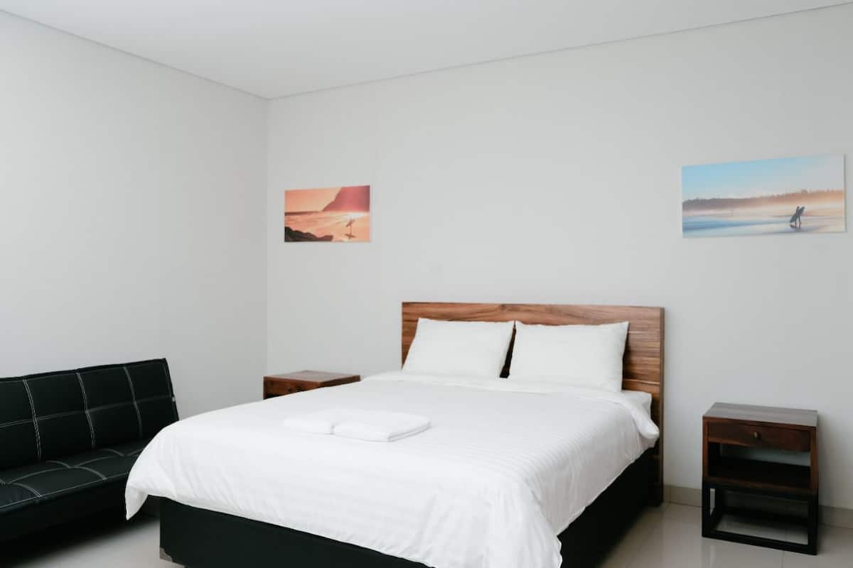 Deluxe Double Room | In-room safe, desk, laptop workspace, free WiFi
